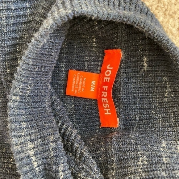 joe Fresh Women’s Blue Mock Neck Sweater Size Medium - Picture 5 of 5